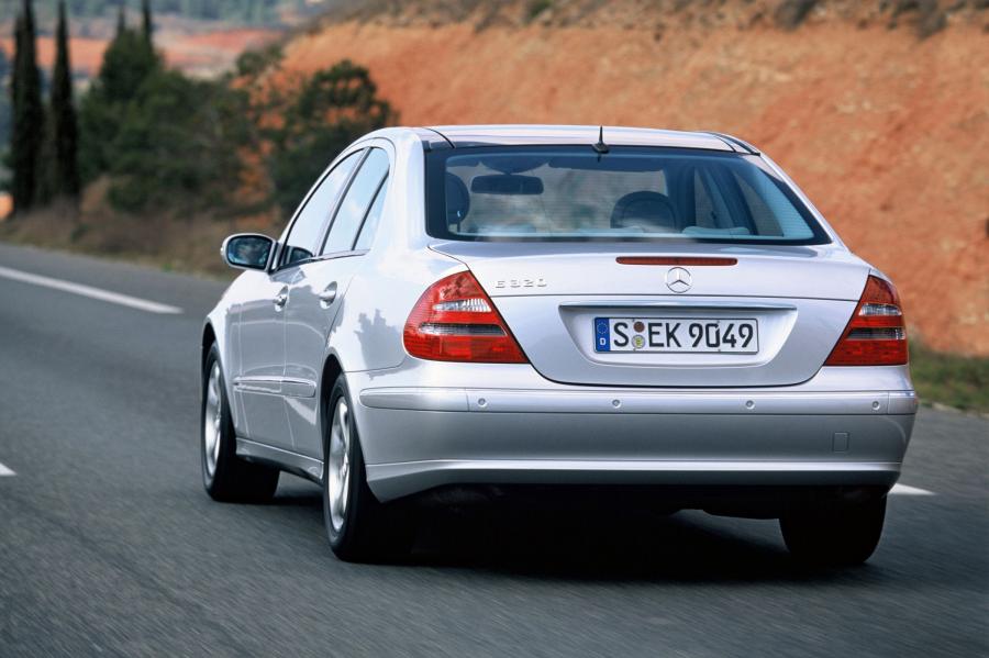  Mercedes-Benz E-Class 2002 года  (фото 132 из 448)